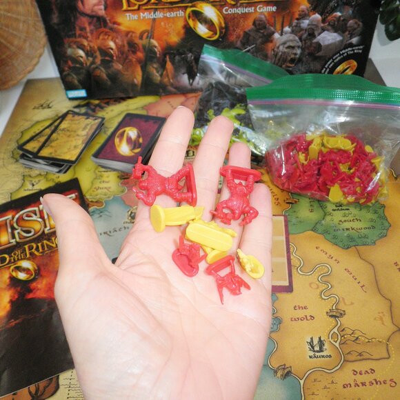 Vintage 2002 The Lord of the Rings RISK Board Game The Middle Earth Conquest - Picture 5 of 12